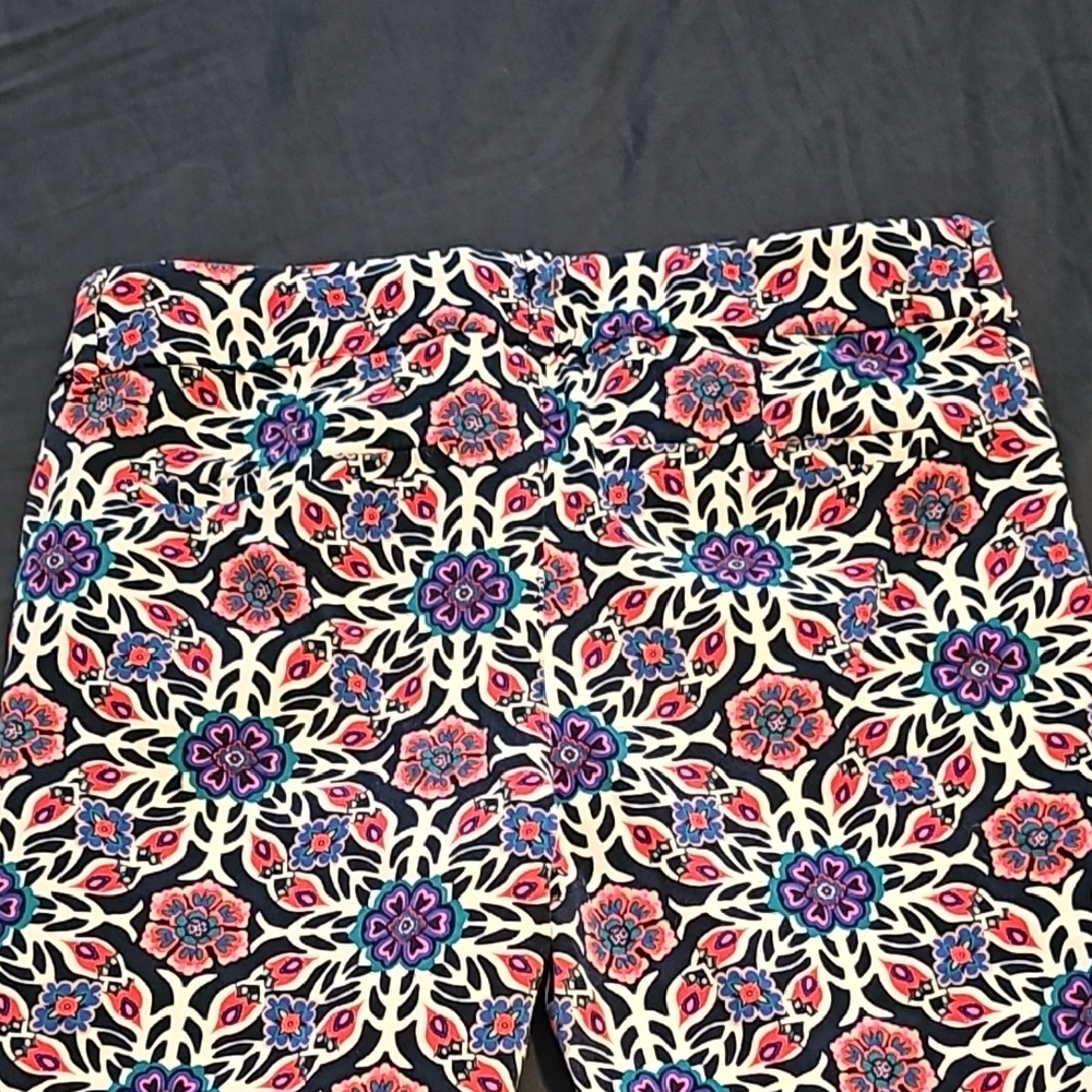 Old Navy Pixie Floral 6 Like New - Picture 4 of 5
